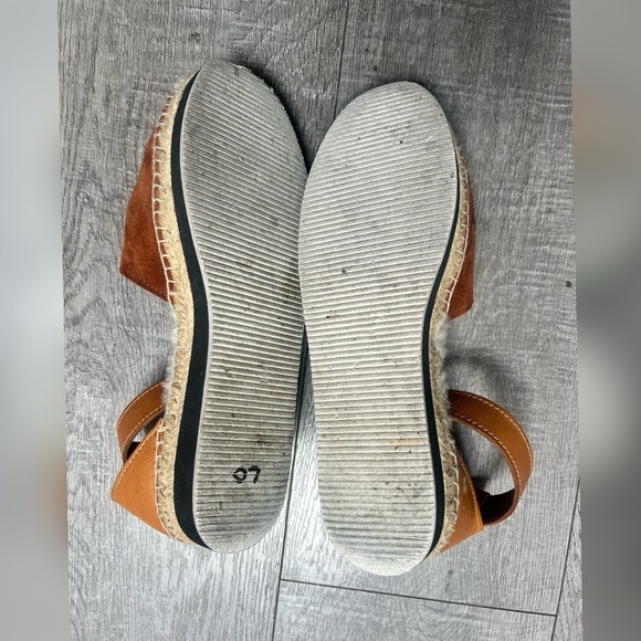 See by Chloe Brown Suede Glyn
Espadrille Ankle Strap Sandals Size 11 $300 - Picture 6 of 8